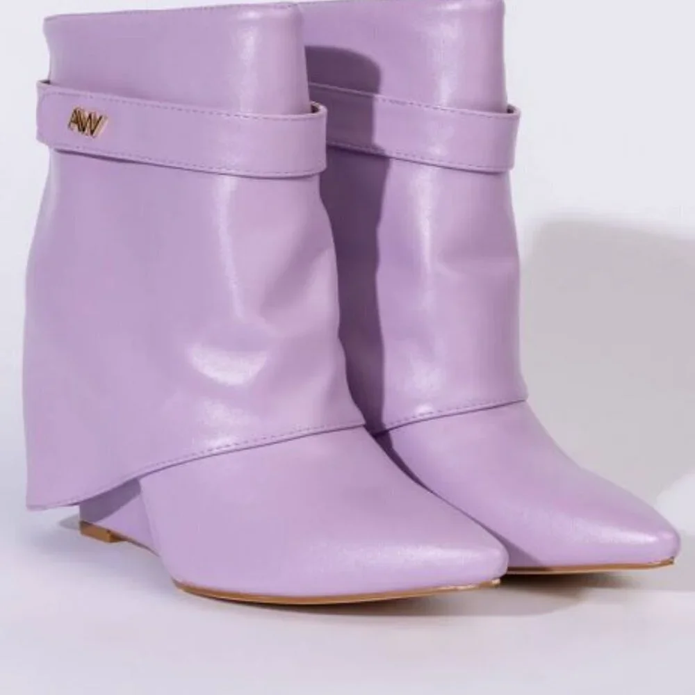 AZALEA WANG OVER THE TOP WEDGE BOOTIE IN LIGHT PURPLE